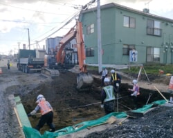 施工状況(1) 掘削状況車道部