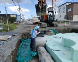 施工状況(21) 鋳鉄蓋設置/マンホール工