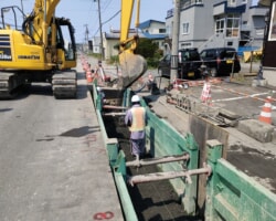 施工状況(3) 基礎砂利搬入/管渠工