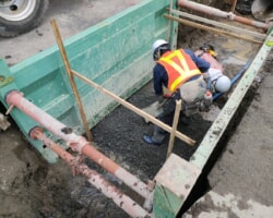 施工状況(13) 基礎砂利敷均状況/マンホール工