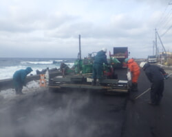 施工状況(2) アスファルト舗装