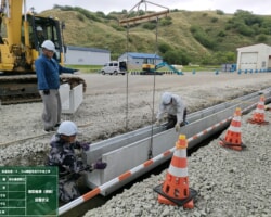 施工状況(2) 側溝設置