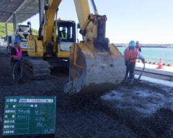 施工状況(3) 舗装コン施工