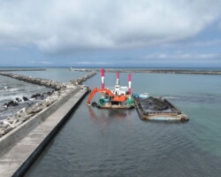 施工状況(1) -5.5m泊地補修浚渫状況