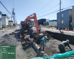 施工状況(1) 掘削状況車道部