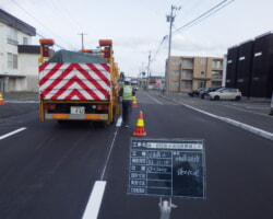 施工状況(12) 区画線施工状況(中央線)