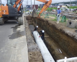 施工状況(1) 排水コンクリート管施工