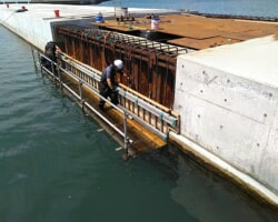 施工状況(1) 中突堤