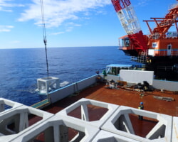 施工状況(5) 魚礁ブロック沈設