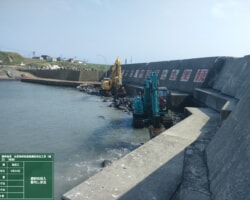 【仮設工】施工状況(9) 間詰石投入状況