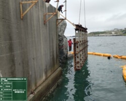 【水中コンクリート・上部コンクリート】施工状況(5) 水中型枠設置