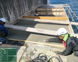 【水中コンクリート・上部コンクリート】施工状況(12) 上部コンクリート打設